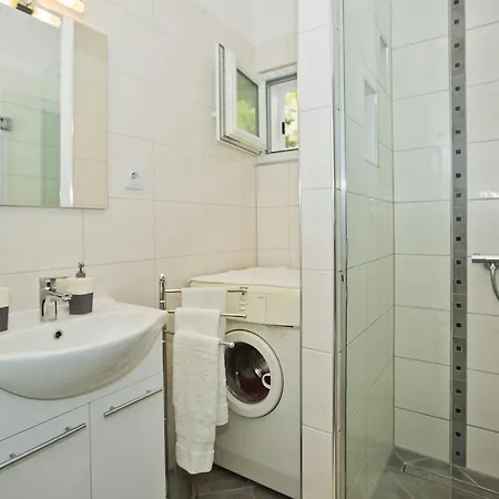 Apartment Lusy *